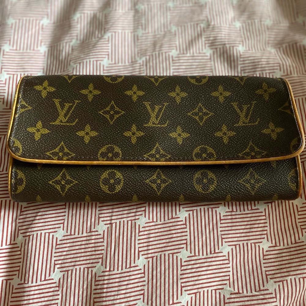 Louis Vuitton Pochette Twin GM Bag